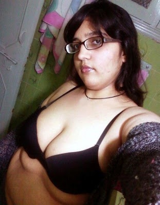 hot indian girl showing her pussy in party light skin teen titties